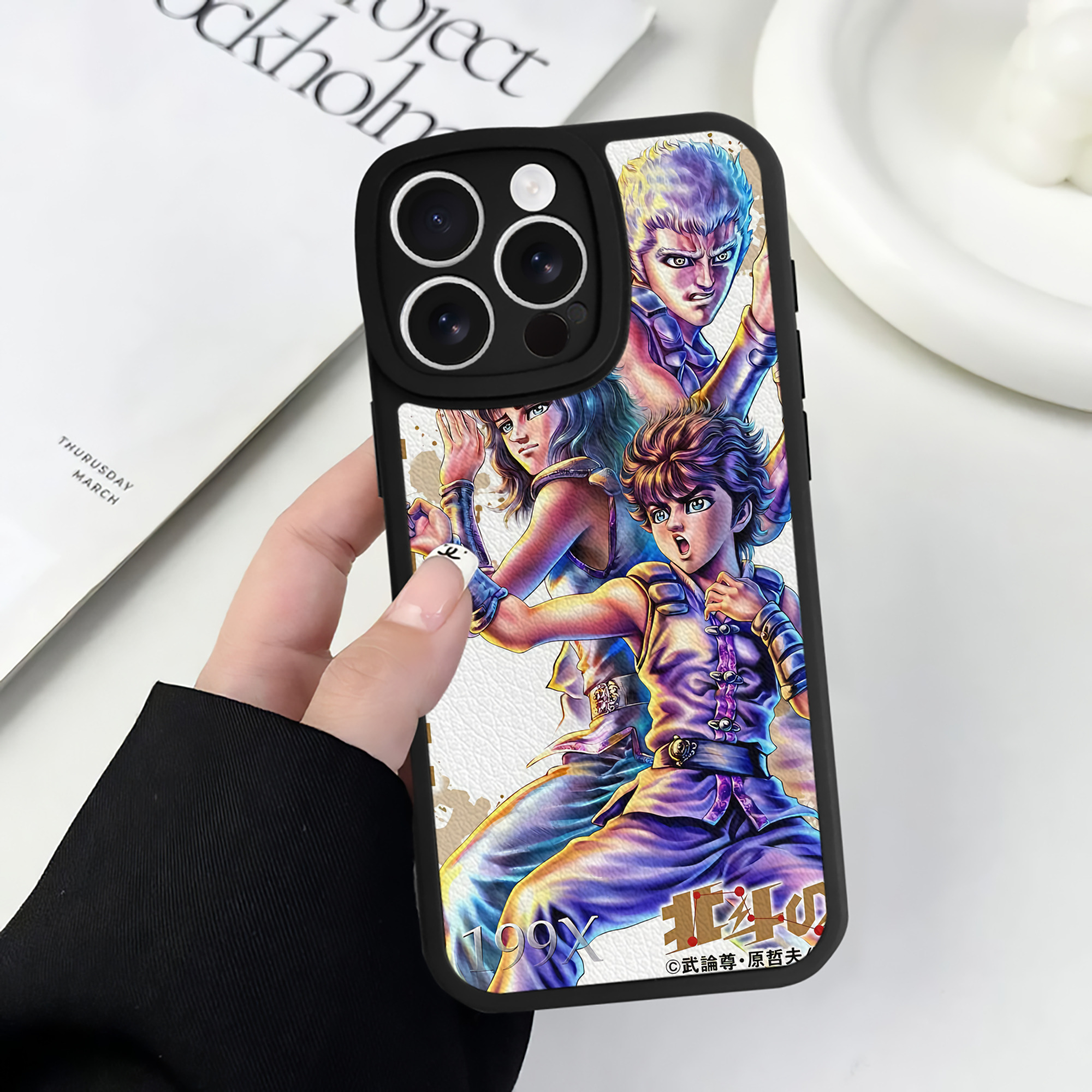 （画像用） 北斗の拳 Fist of the North Star 【iPhone 16シリーズ対応】シリコンスマホケース（レザー調） 材質：シリコン